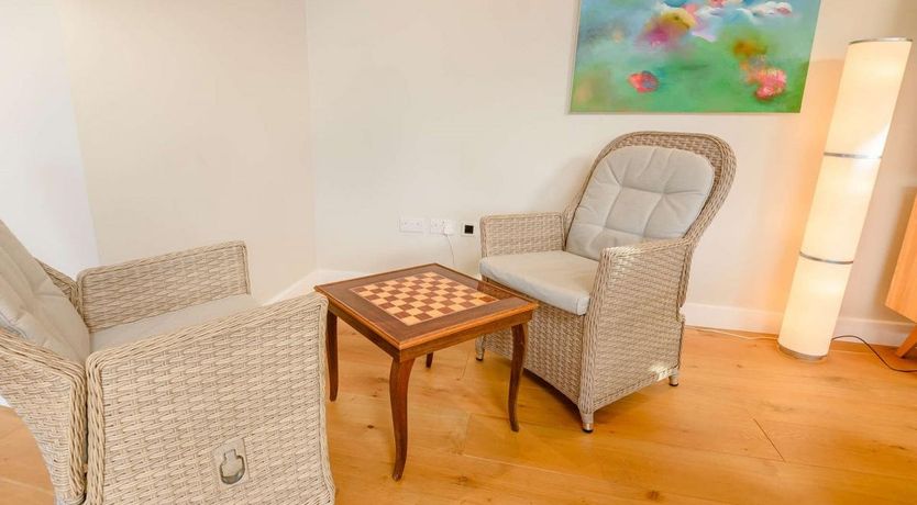 Photo of 1 Bed in Upham