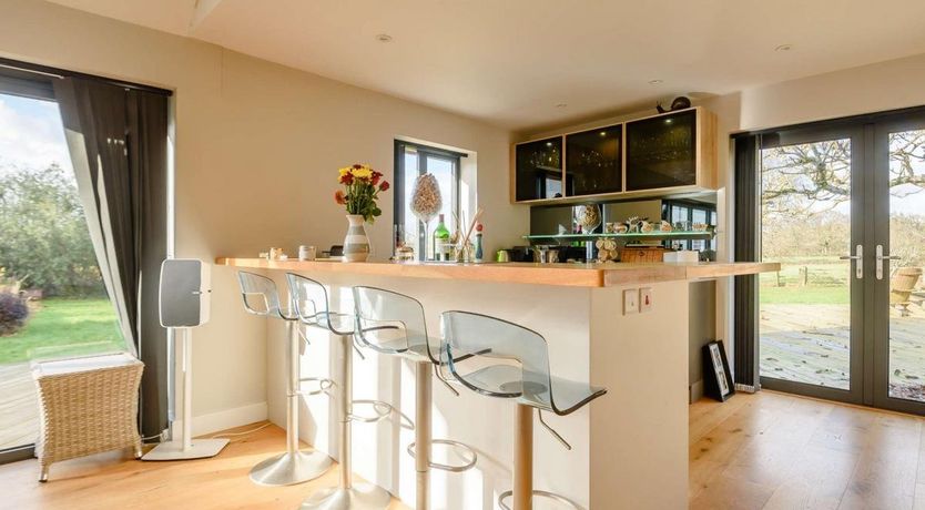 Photo of 1 Bed in Upham