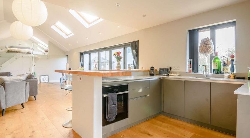 Photo of 1 Bed in Upham