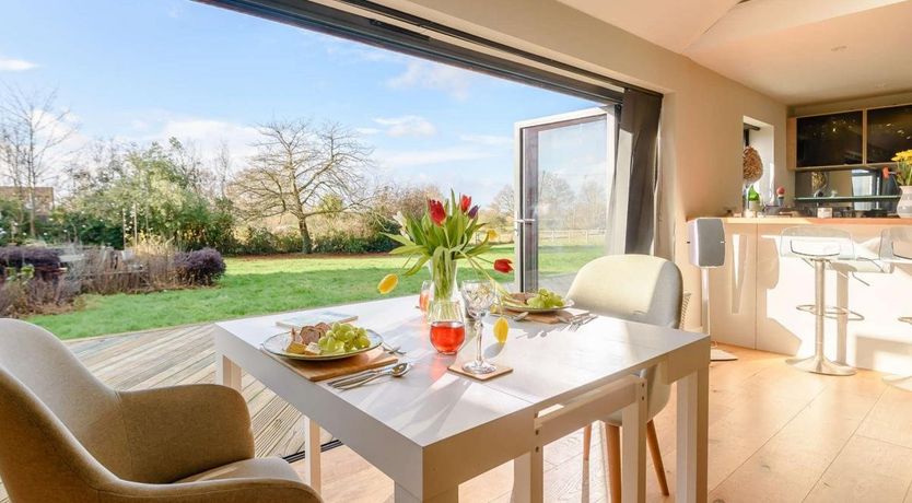 Photo of 1 Bed in Upham