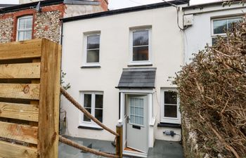 Beach Road House Holiday Home