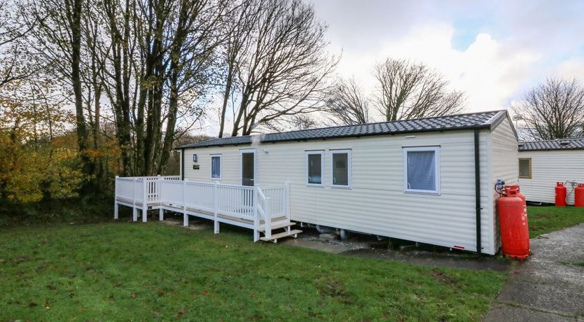 Photo of The Hut (Devon Country 5)