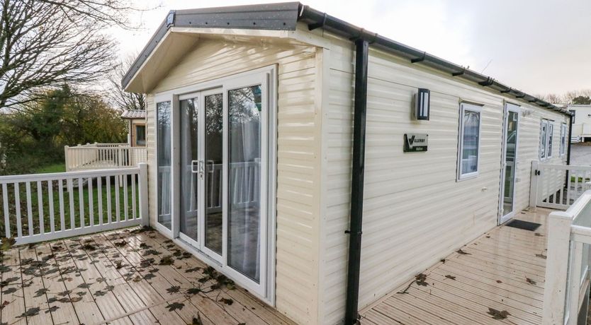 Photo of The Hut (Devon Country 5)