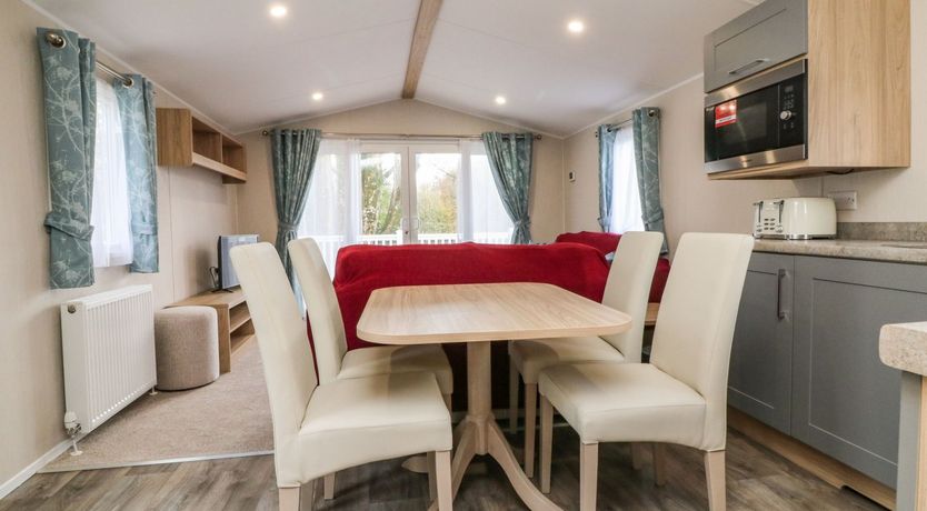 Photo of The Hut (Devon Country 5)