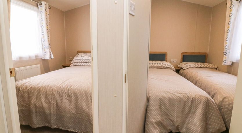 Photo of The Hut (Devon Country 5)