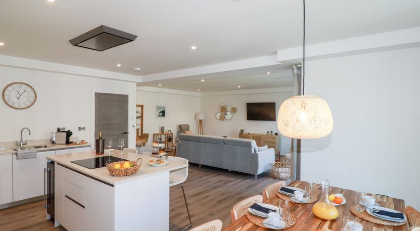 Photo of 33 Cliff Edge