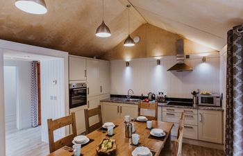 Lodge 8 Holiday Cottage