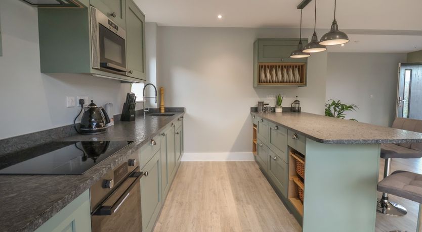 Photo of Fron Haul - Gwennol