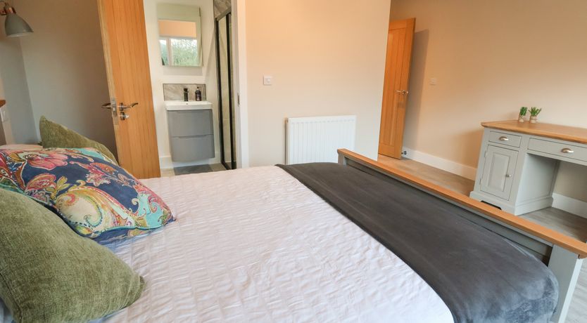 Photo of Fron Haul - Gwennol