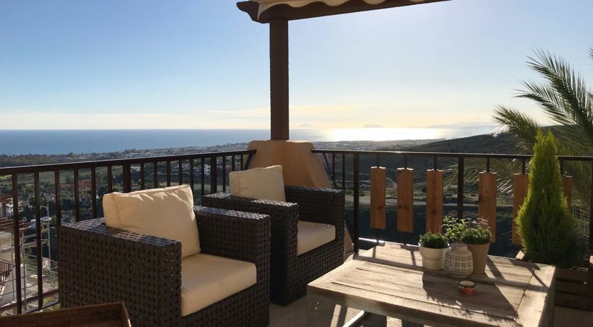 Photo of Admiring Glance