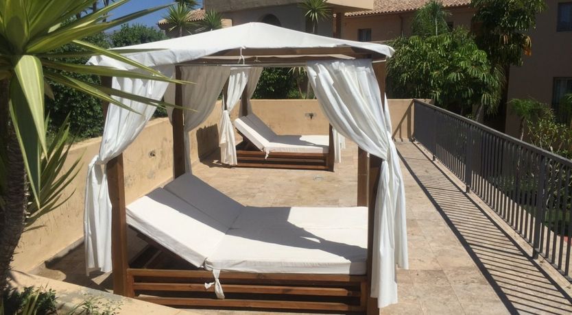 Photo of One Thousand Suns