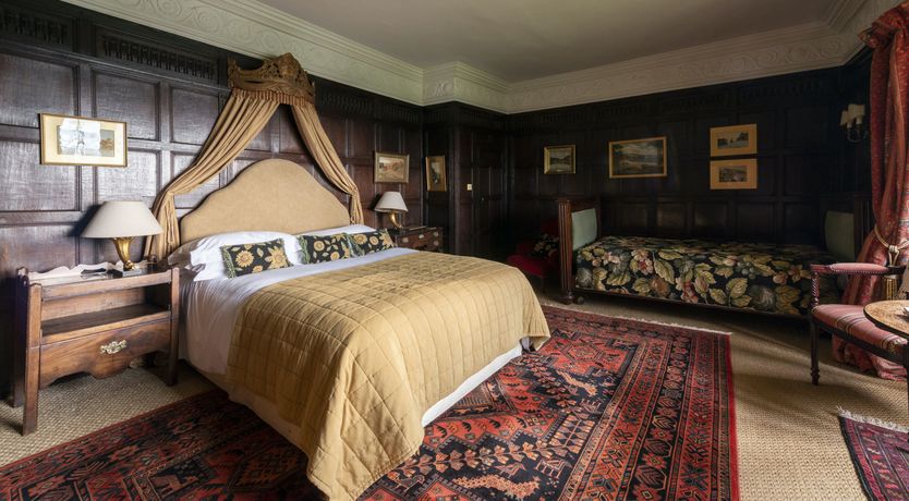 Photo of Lady Elizabethan