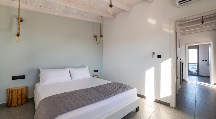 Photo of Stone to Beach