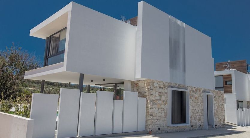 Photo of White Wood & Water