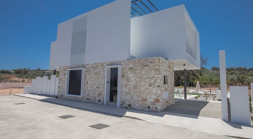 Photo of White Wood & Water