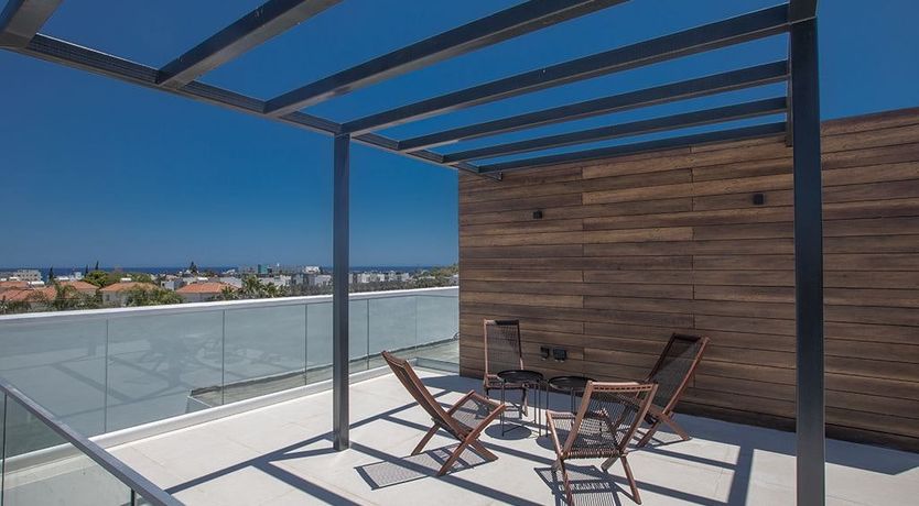 Photo of White Wood & Water