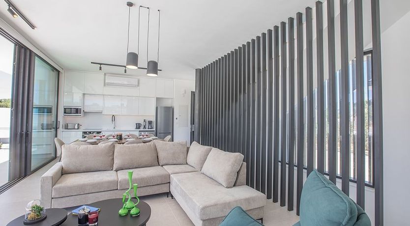 Photo of White Wood & Water