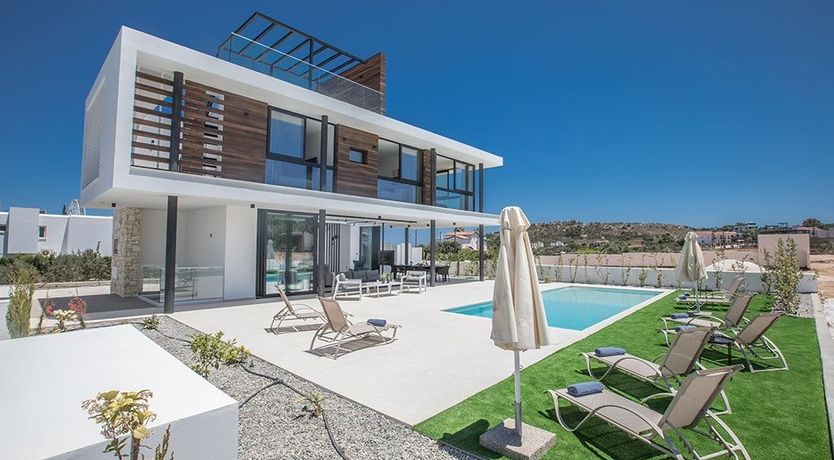 Photo of White Wood & Water