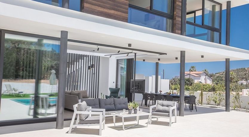 Photo of White Wood & Water