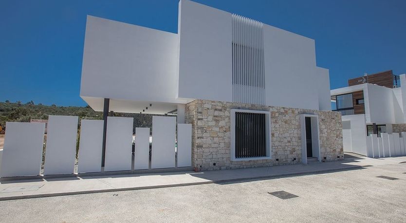 Photo of White Wood & Water