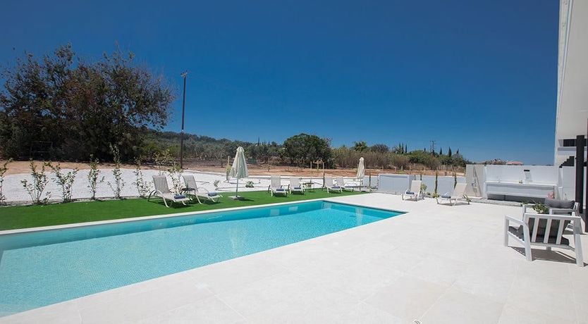 Photo of White Wood & Water