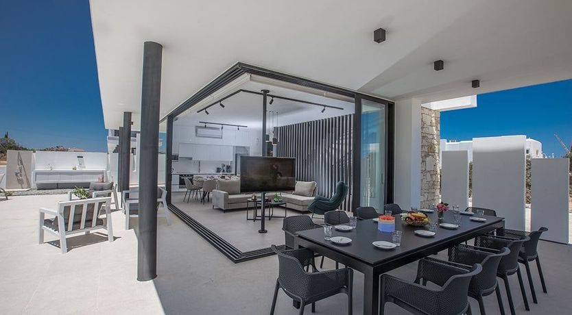 Photo of White Wood & Water