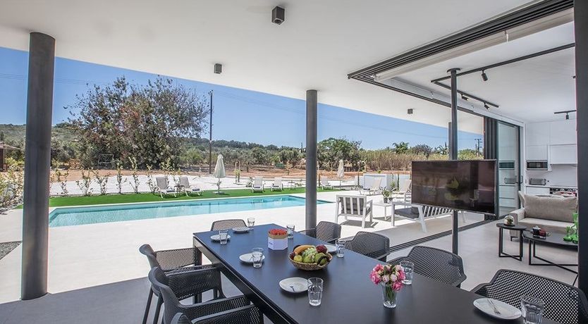 Photo of White Wood & Water