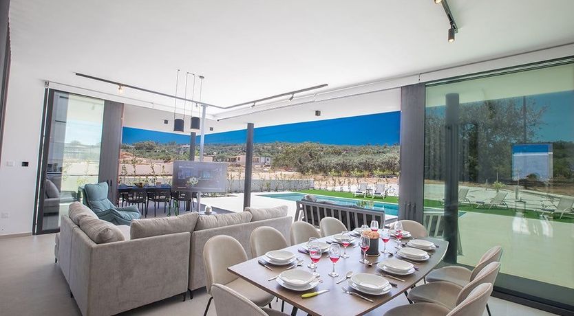 Photo of White Wood & Water