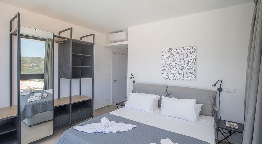 Photo of White Wood & Water