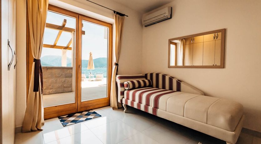 Photo of Hello Honey