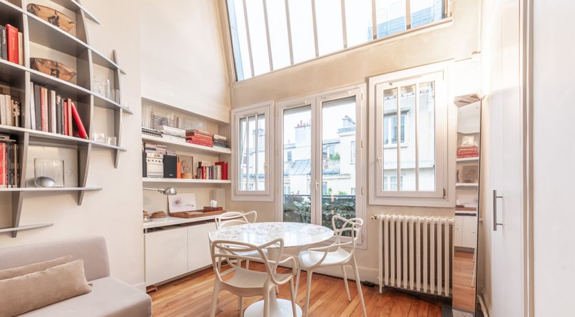 Photo of Modernist Muse