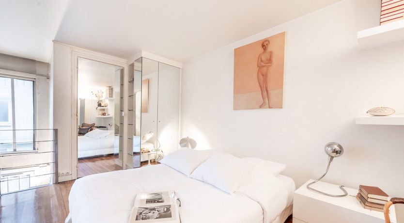 Photo of Modernist Muse