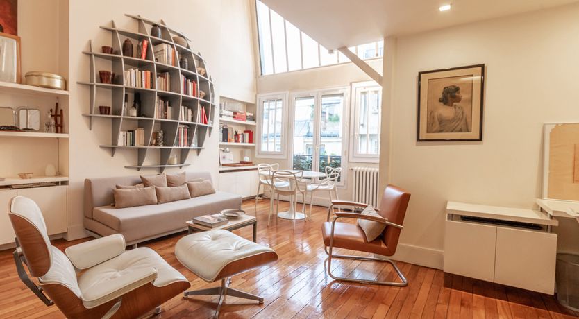 Photo of Modernist Muse