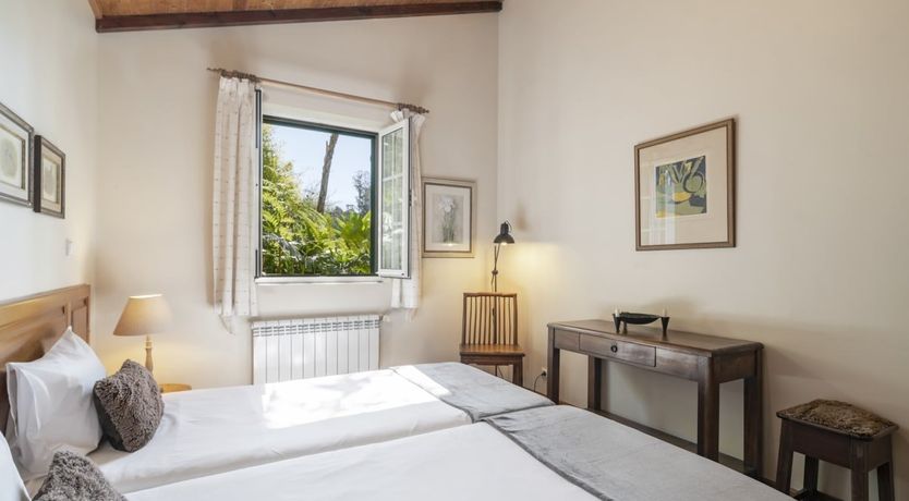 Photo of Grassy Hollow