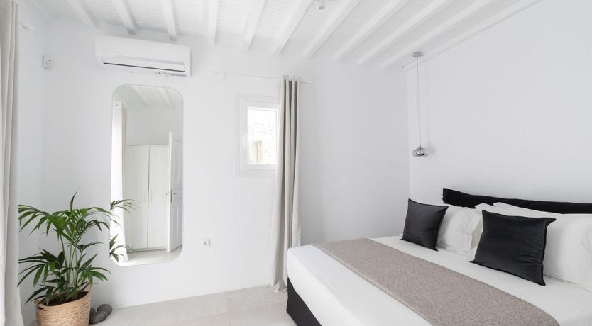 Photo of Anna's Daydream