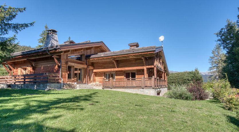 Photo of Pirouettes in Salopettes