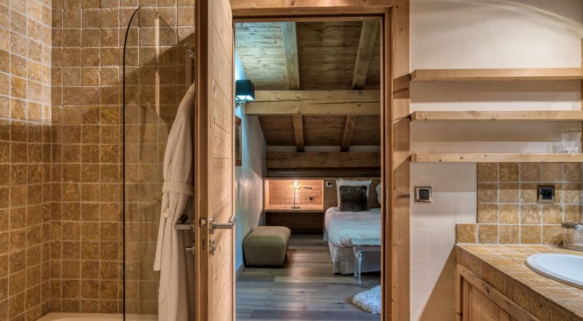 Photo of Pirouettes in Salopettes