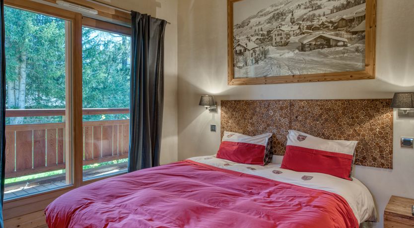 Photo of Pirouettes in Salopettes