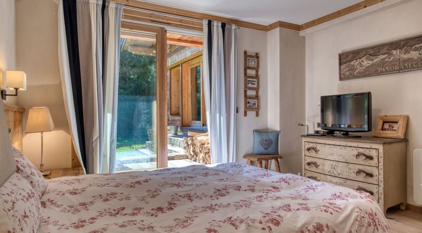 Photo of Pirouettes in Salopettes