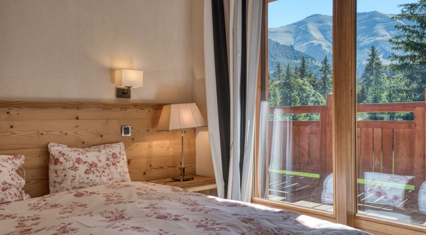 Photo of Pirouettes in Salopettes