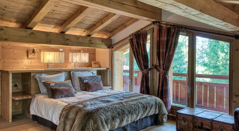 Photo of Pirouettes in Salopettes