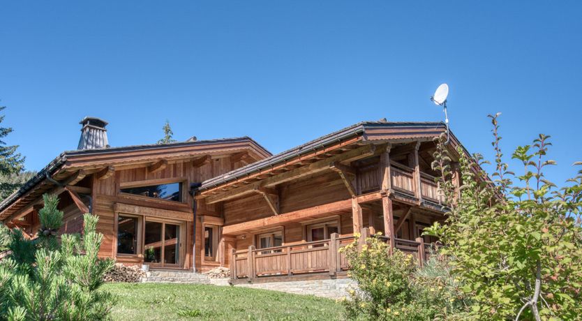 Photo of Pirouettes in Salopettes