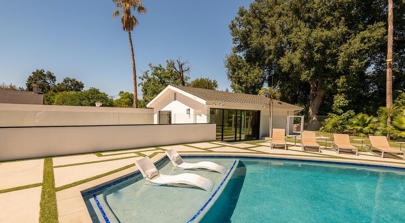 Photo of Fountainous Luxury