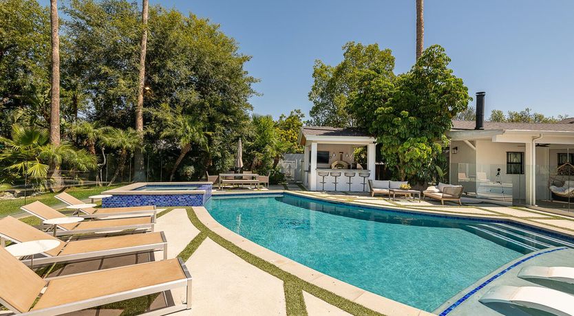 Photo of Fountainous Luxury