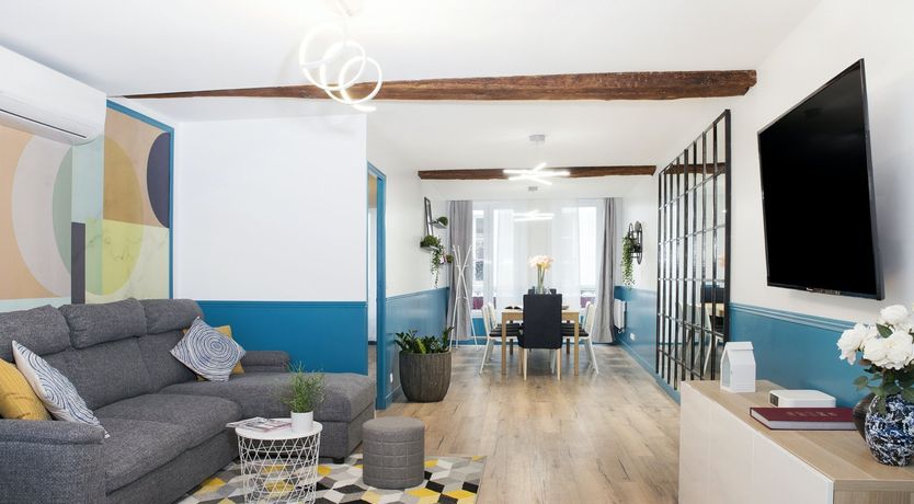 Photo of Mirror Images