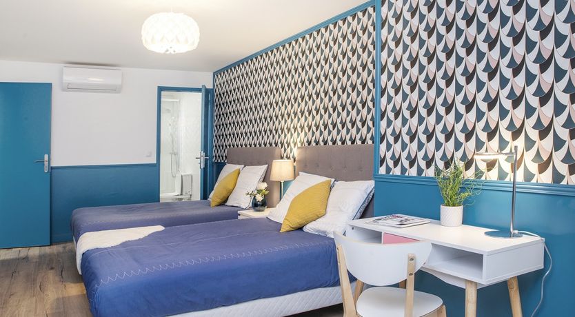 Photo of Mirror Images