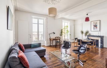 Nantes Modernist Apartment