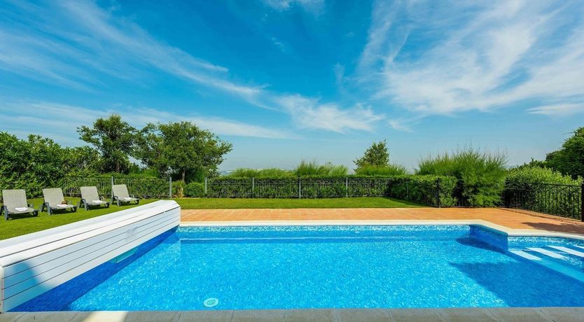 Photo of Lush Luxury