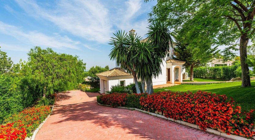 Photo of Lush Luxury