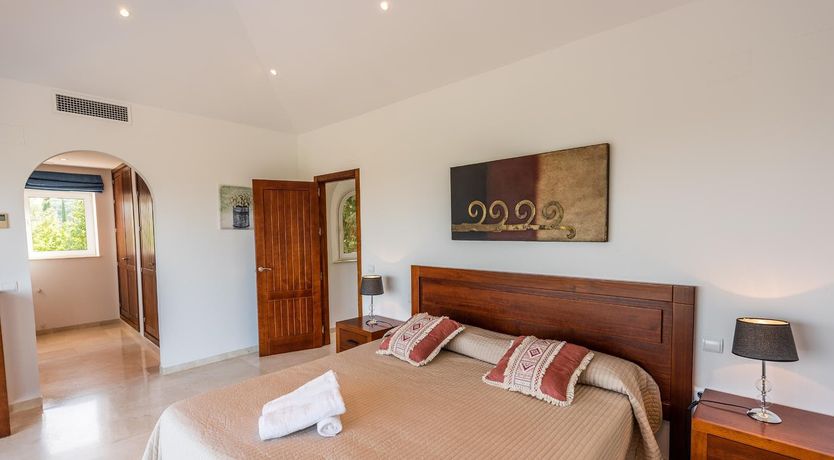 Photo of Lush Luxury